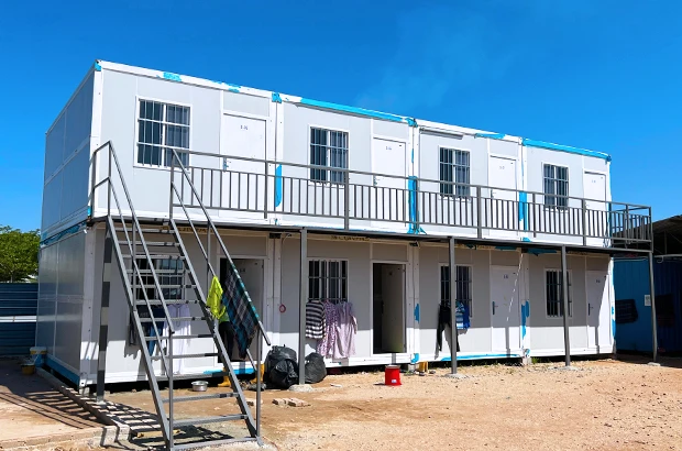 建筑工地或远程办公场所