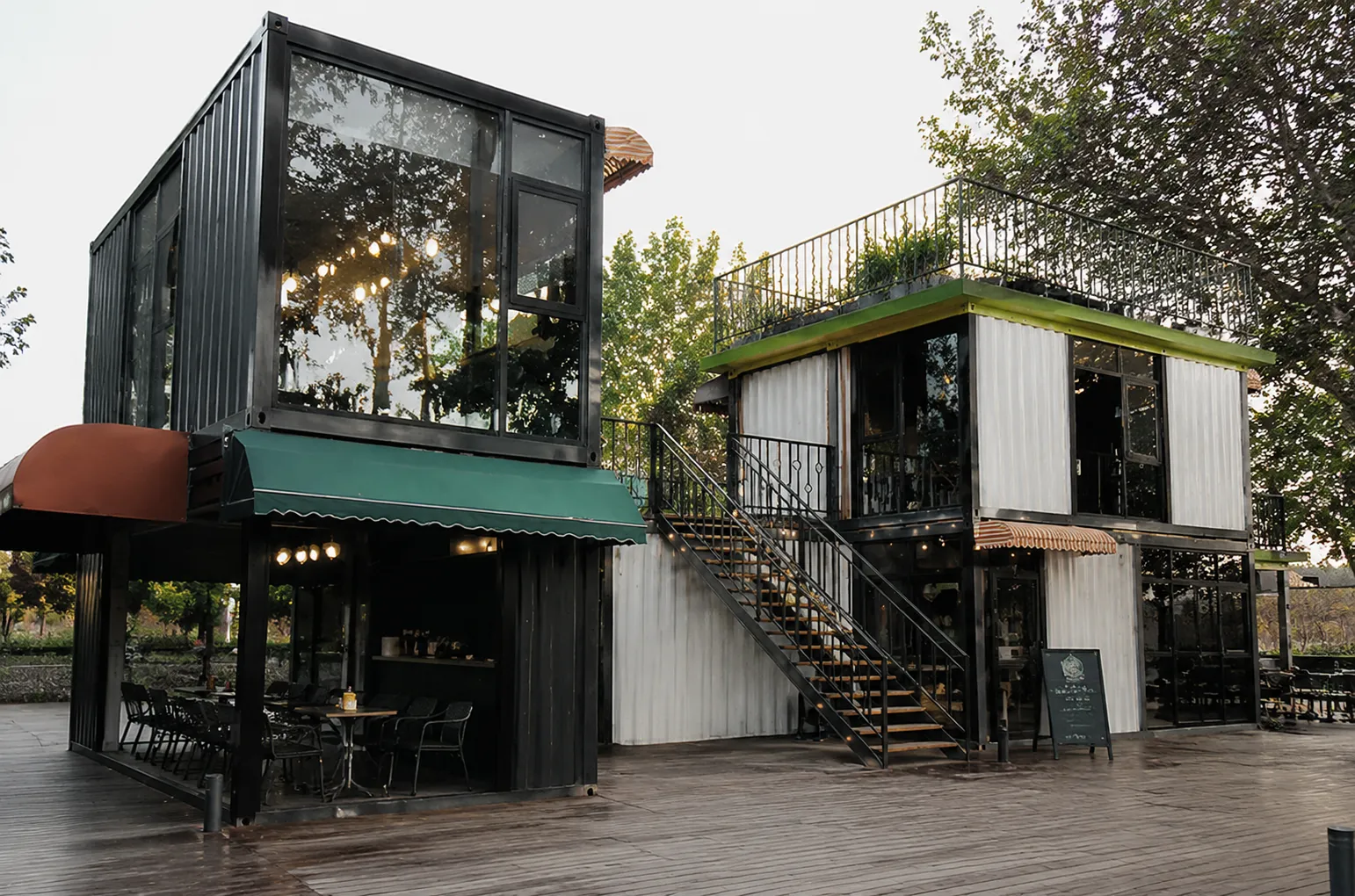 集装箱酒吧:预制模块化单元如何改变酒店业游戏 集装箱酒吧:预制模块化单元如何改变酒店业游戏